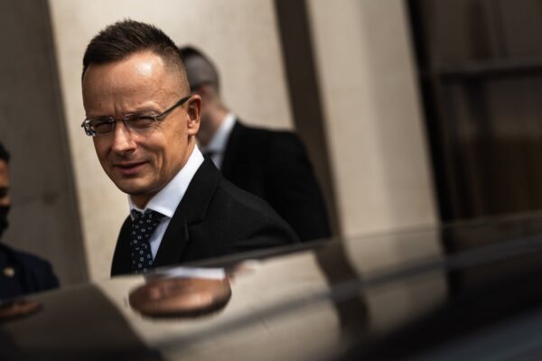 Bukarestben Szijjártó Péter, Magyarország külgazdasági és külügyminisztere, találkozott a román belügyminiszterrel szijarto-peter-tusvanyos